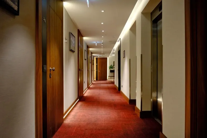 A lived-in hotel moment, photographed by VR Family Studio